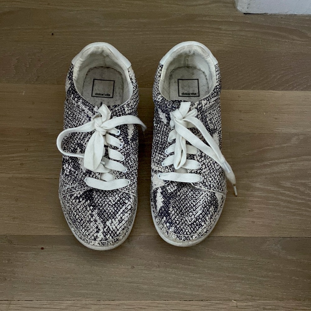 snake skin patterned Dolce Vita shoes, Women’s size 8.5, new condition